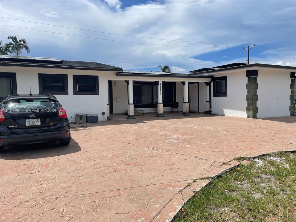 For Rent: $3,800 (3 beds, 2 baths, 2010 Square Feet)
