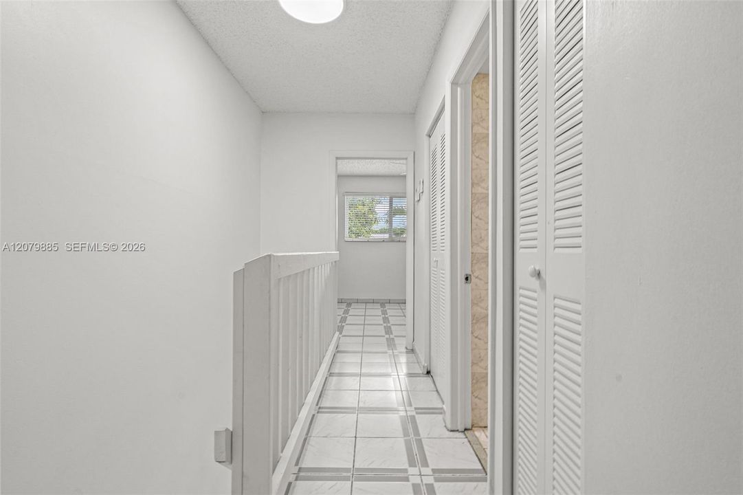 На продажу: $309,900 (2 спален, 1 ванн, 1097 Квадратных фут)