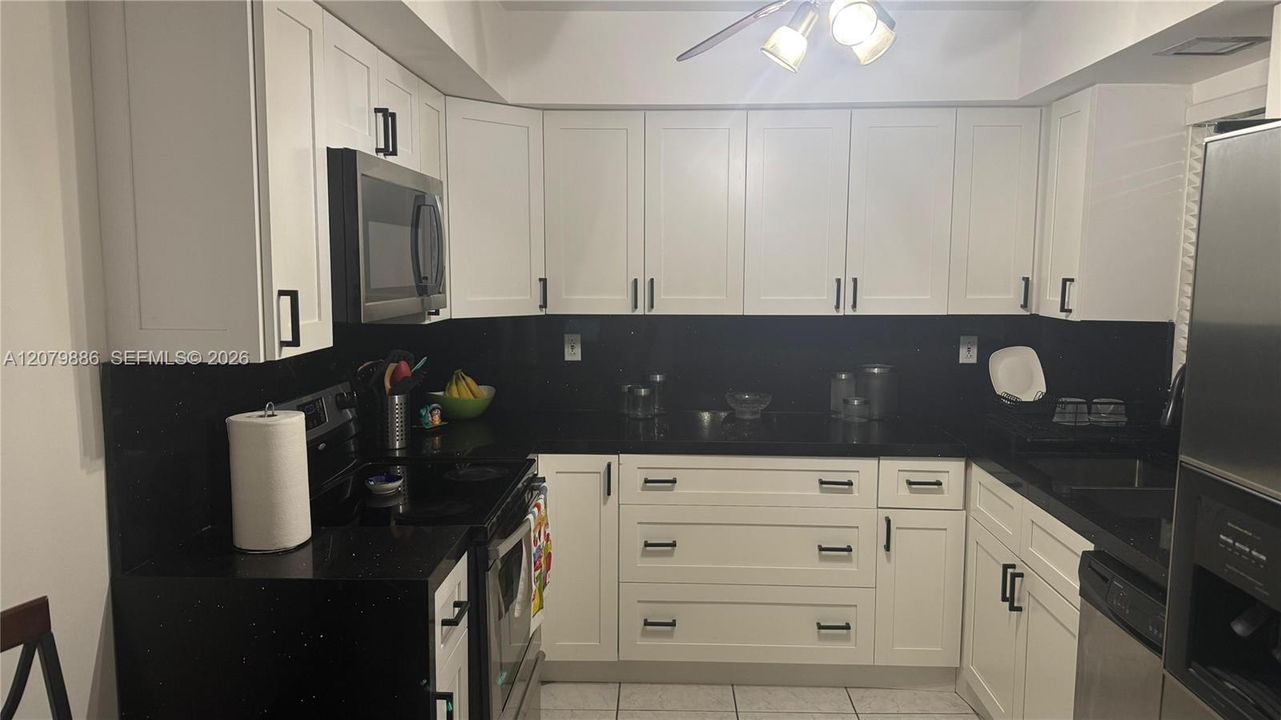 En Renta: $2,200 (2 camas, 2 baños, 970 Pies cuadrados)