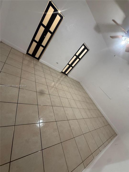 В аренду: $2,700 (2 спален, 2 ванн, 1200 Квадратных фут)