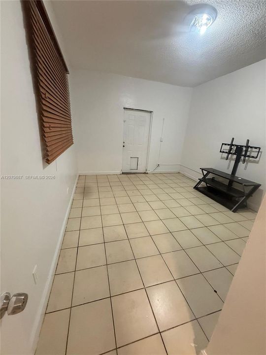 В аренду: $2,700 (2 спален, 2 ванн, 1200 Квадратных фут)