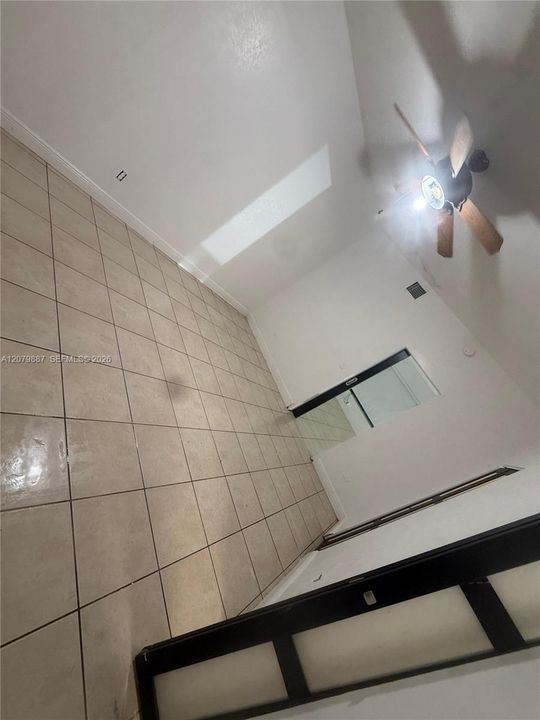 В аренду: $2,700 (2 спален, 2 ванн, 1200 Квадратных фут)