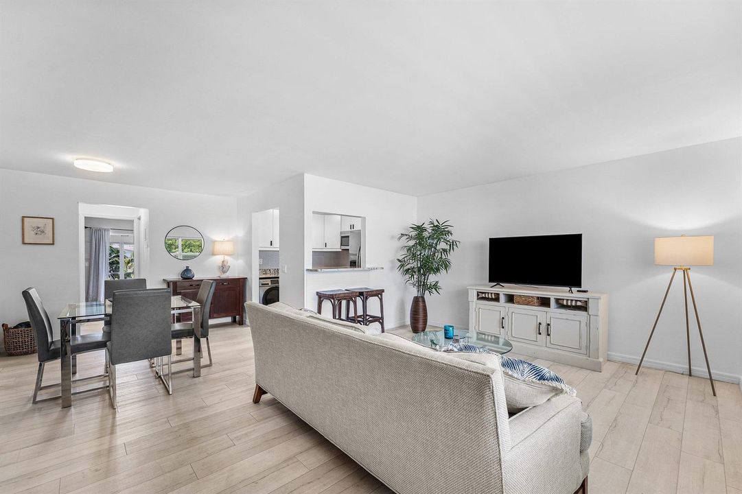 007-150HorizonsE-303-BoyntonBeach-SMALL