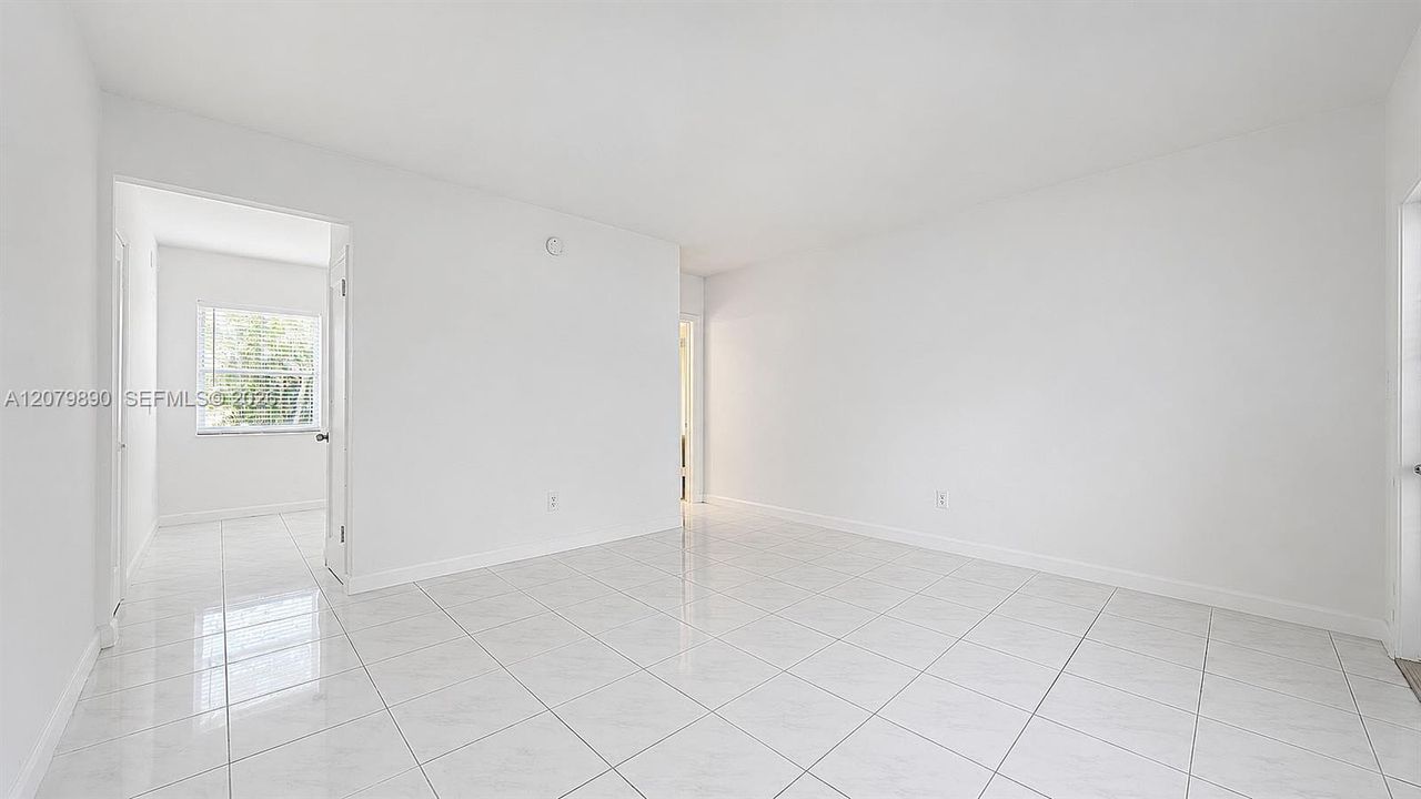 En Renta: $1,625 (0 camas, 1 baños, 300 Pies cuadrados)