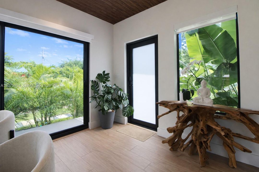 For Rent: $8,500 (3 beds, 2 baths, 1320 Square Feet)