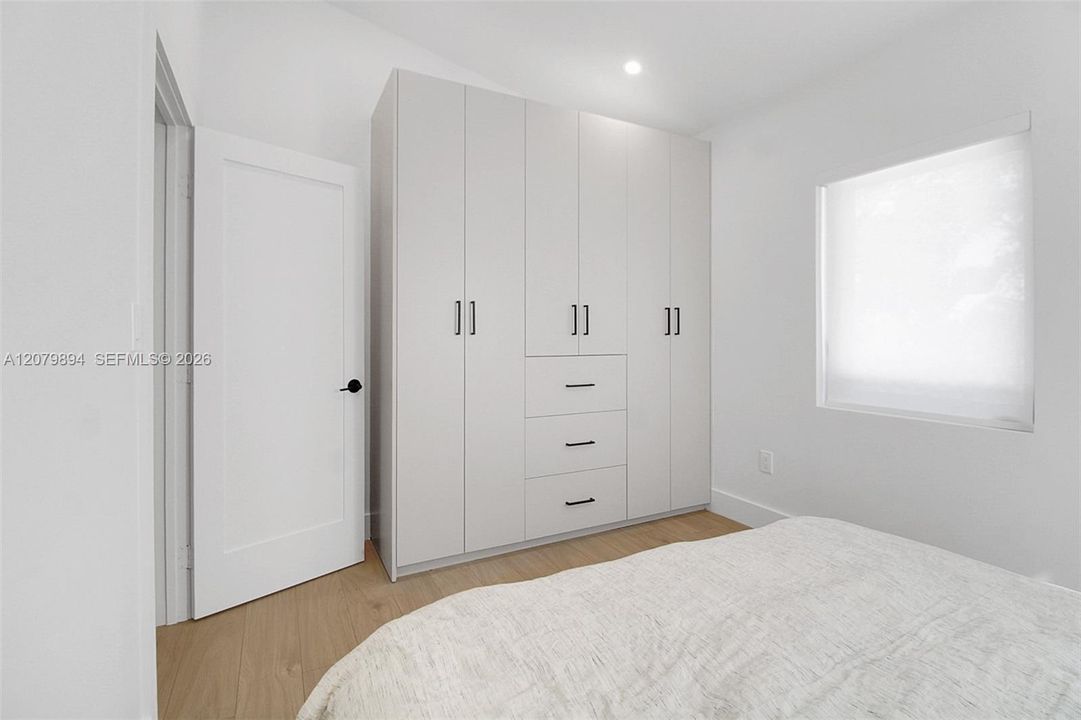 For Rent: $8,500 (3 beds, 2 baths, 1320 Square Feet)
