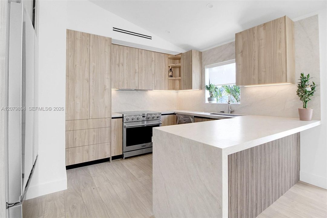 For Rent: $8,500 (3 beds, 2 baths, 1320 Square Feet)