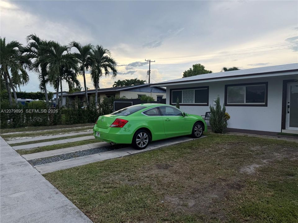 For Sale: $820,000 (4 beds, 3 baths, 1644 Square Feet)