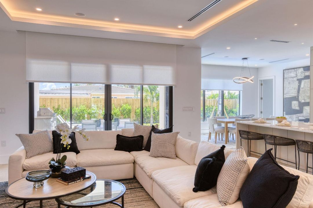 4 Living Room 8