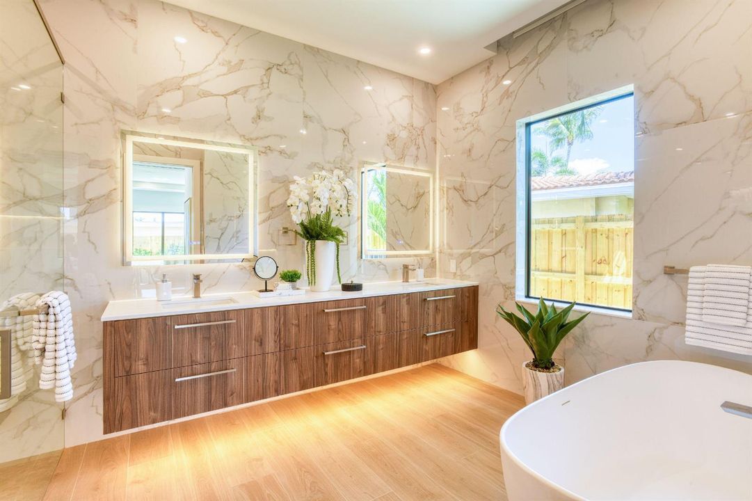 8 Master Bathroom 1 (2)