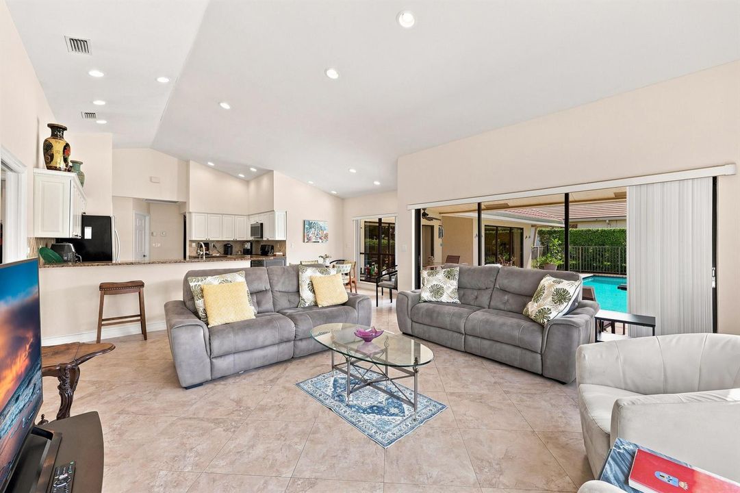 living room (3)