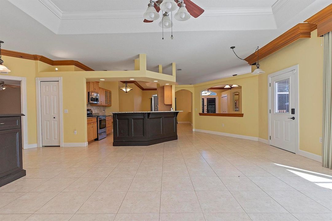 444 Rolling Hill Dr - 071