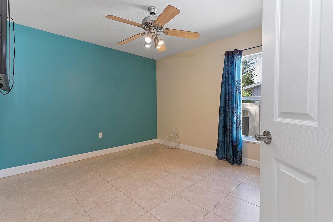 444 Rolling Hill Dr - 085