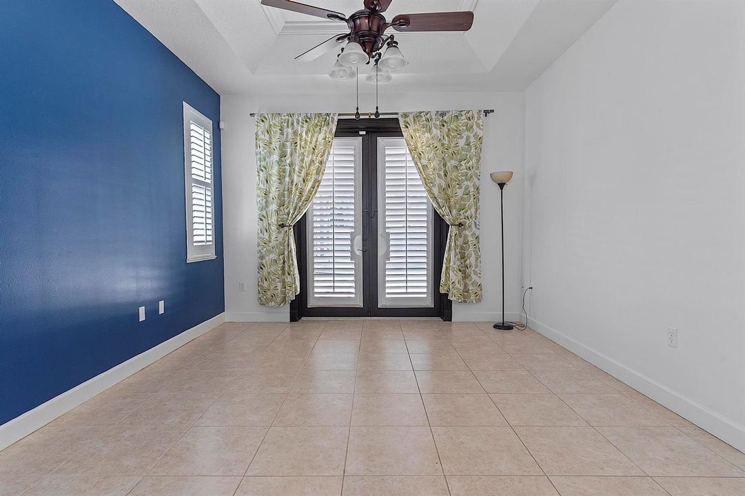 444 Rolling Hill Dr - 090