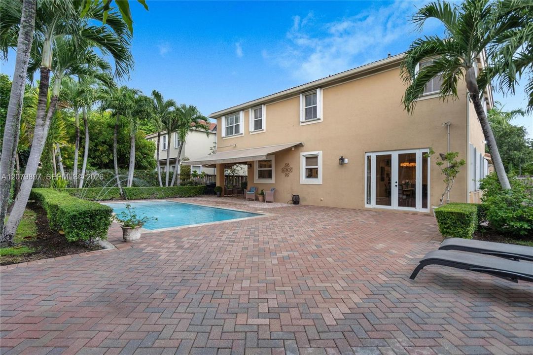 For Sale: $975,000 (5 beds, 4 baths, 3219 Square Feet)