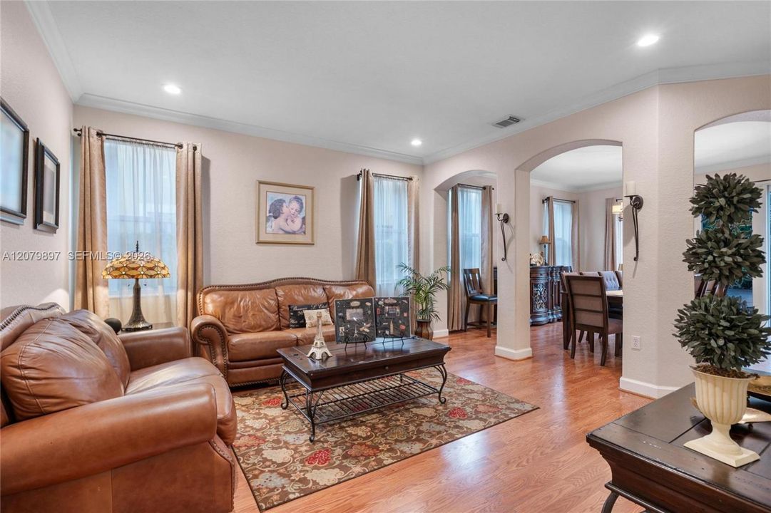 For Sale: $975,000 (5 beds, 4 baths, 3219 Square Feet)
