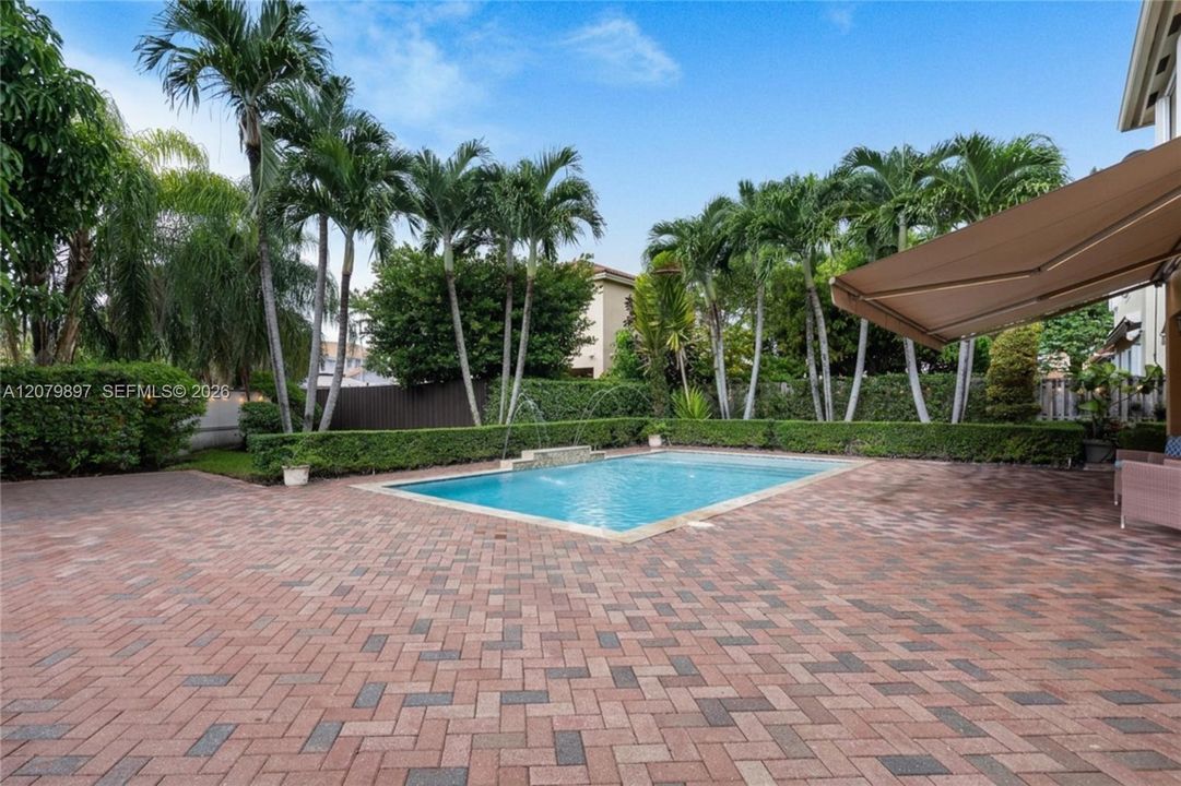 For Sale: $975,000 (5 beds, 4 baths, 3219 Square Feet)