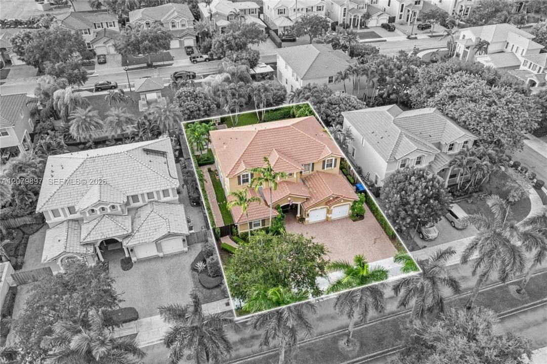 For Sale: $975,000 (5 beds, 4 baths, 3219 Square Feet)