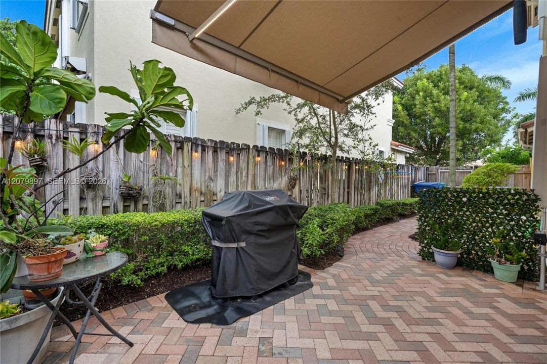 For Sale: $975,000 (5 beds, 4 baths, 3219 Square Feet)