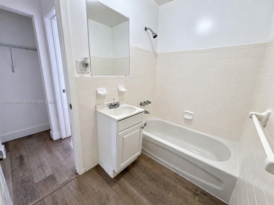 В аренду: $1,800 (1 спален, 1 ванн, 600 Квадратных фут)