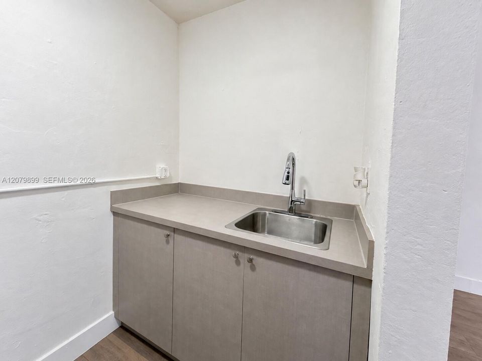 В аренду: $1,800 (1 спален, 1 ванн, 600 Квадратных фут)
