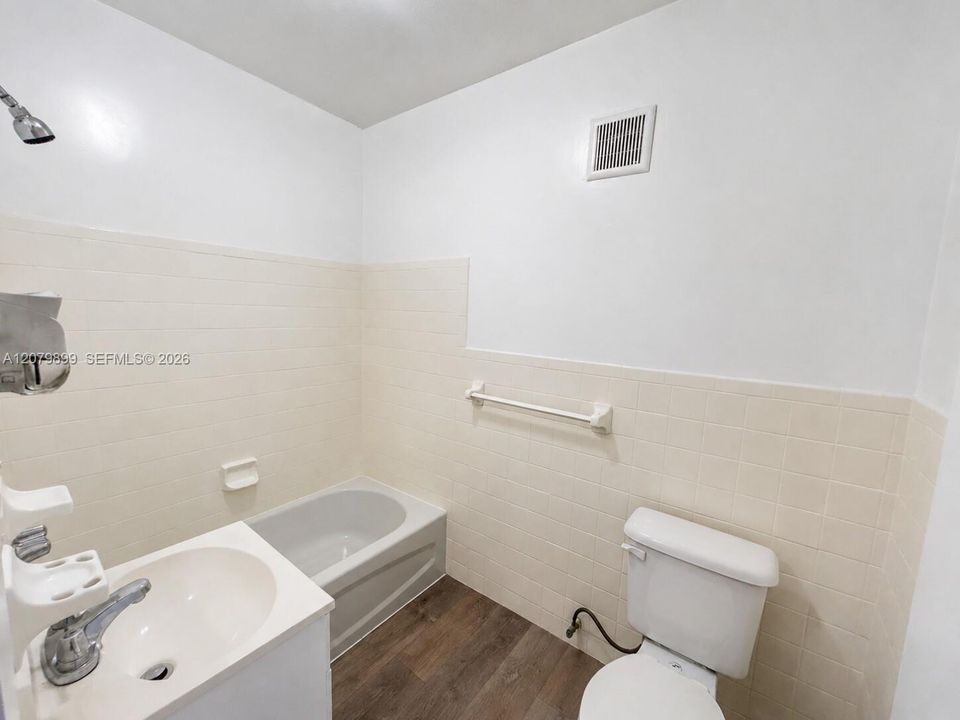 В аренду: $1,800 (1 спален, 1 ванн, 600 Квадратных фут)