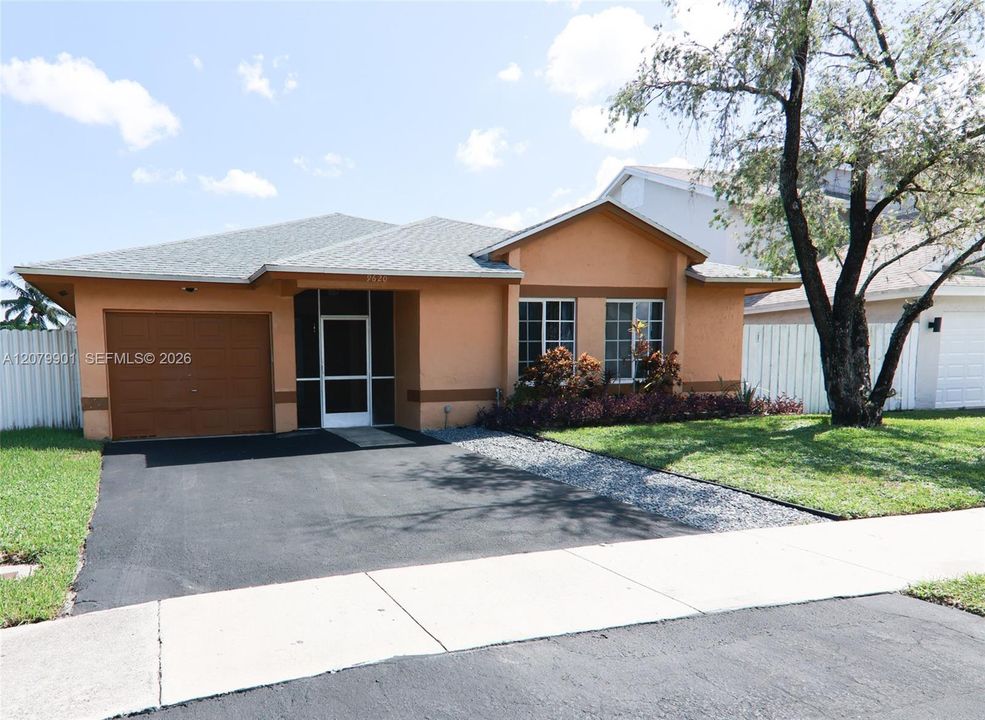 For Rent: $3,900 (3 beds, 2 baths, 1570 Square Feet)