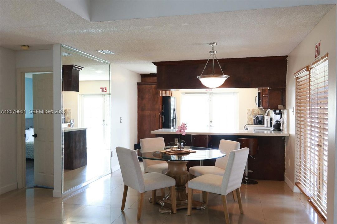 For Rent: $3,900 (3 beds, 2 baths, 1570 Square Feet)