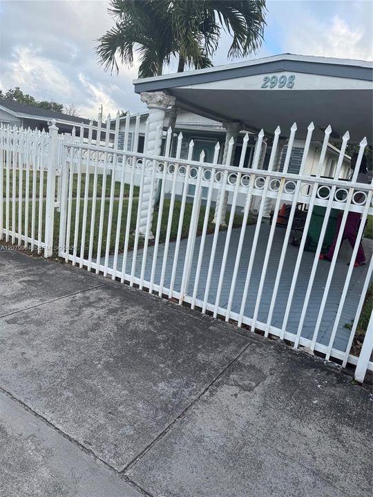 For Rent: $3,000 (3 beds, 1 baths, 1188 Square Feet)