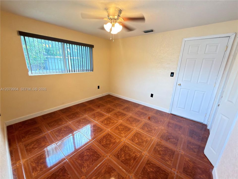For Rent: $3,000 (3 beds, 1 baths, 1188 Square Feet)