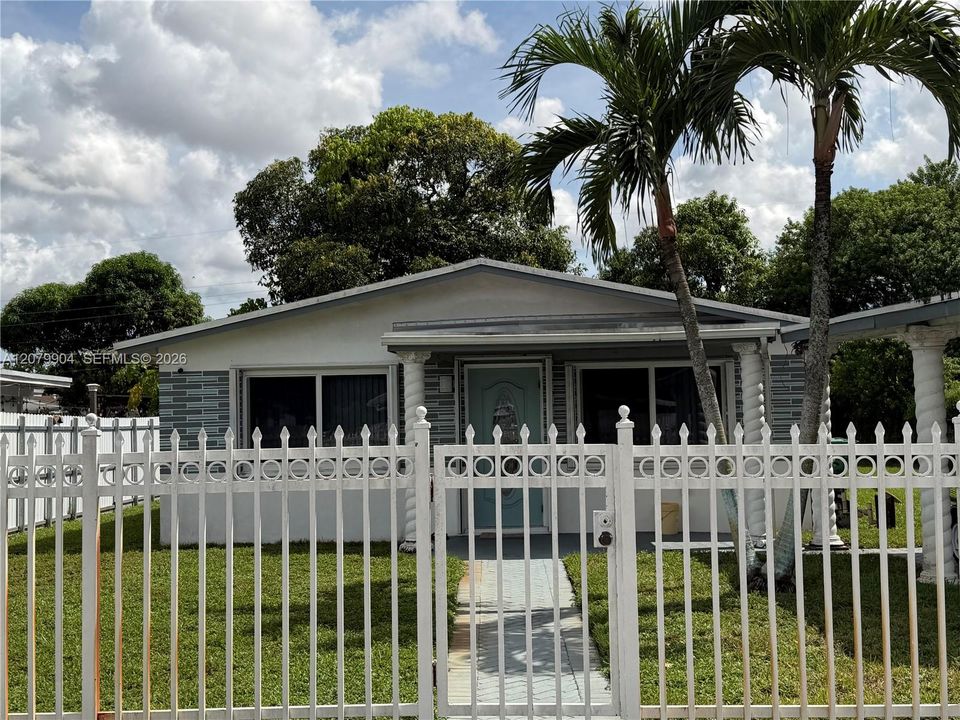 For Rent: $3,000 (3 beds, 1 baths, 1188 Square Feet)