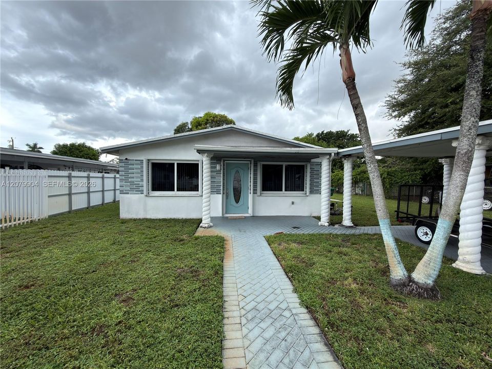 For Rent: $3,000 (3 beds, 1 baths, 1188 Square Feet)