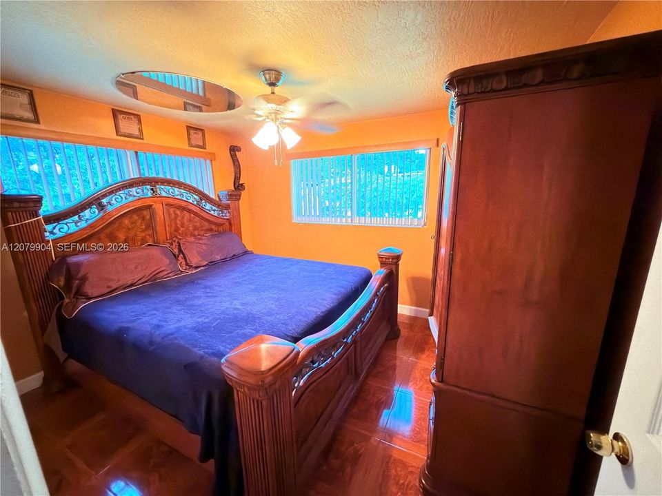 For Rent: $3,000 (3 beds, 1 baths, 1188 Square Feet)