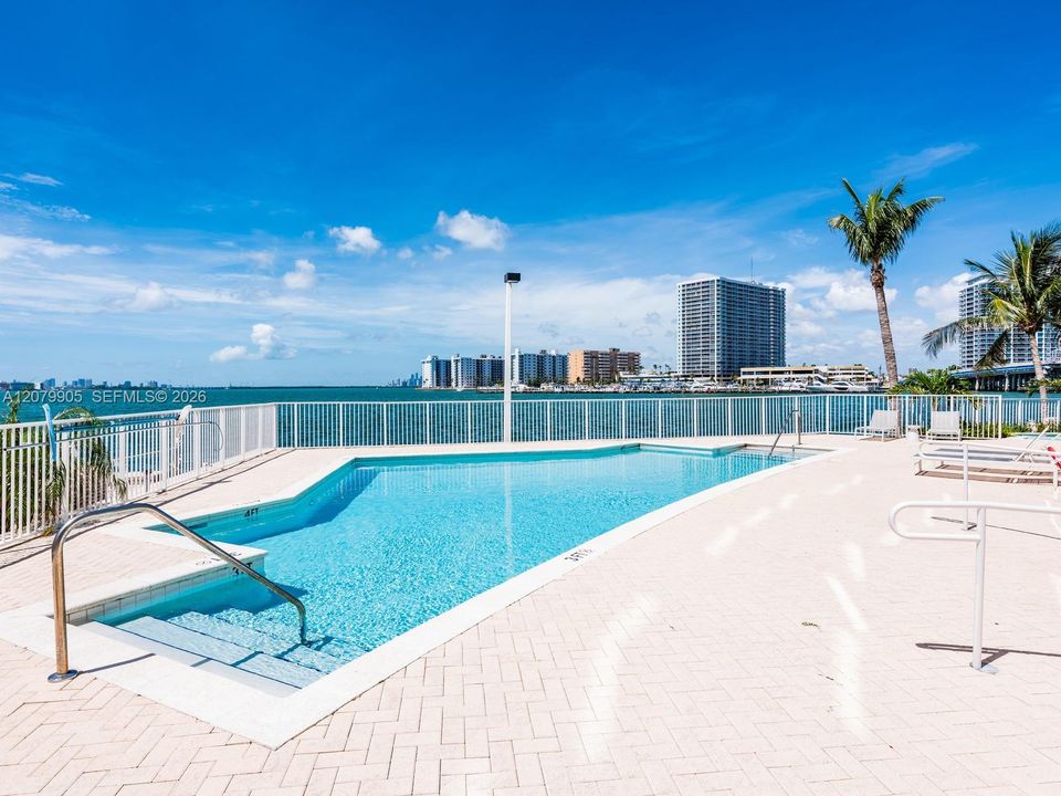 For Rent: $5,000 (2 beds, 2 baths, 1467 Square Feet)