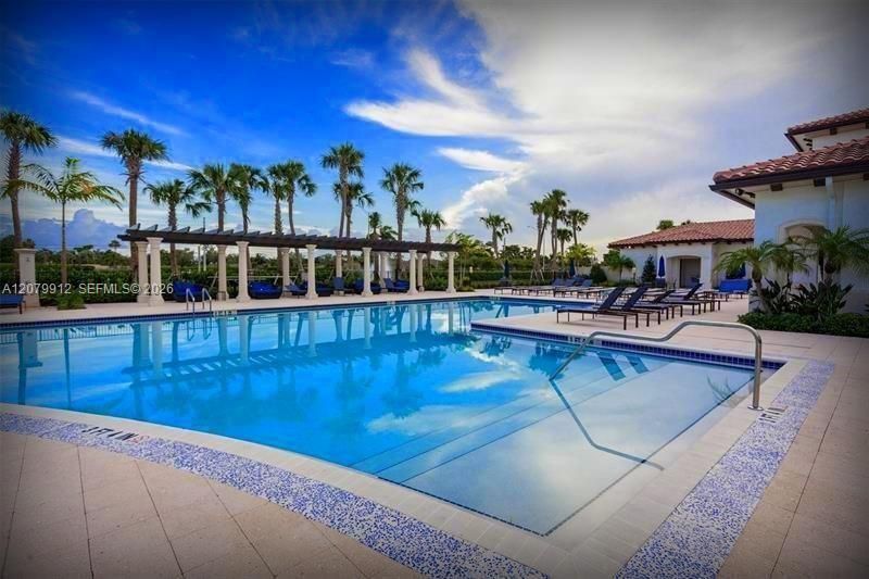 For Rent: $3,600 (3 beds, 3 baths, 2078 Square Feet)