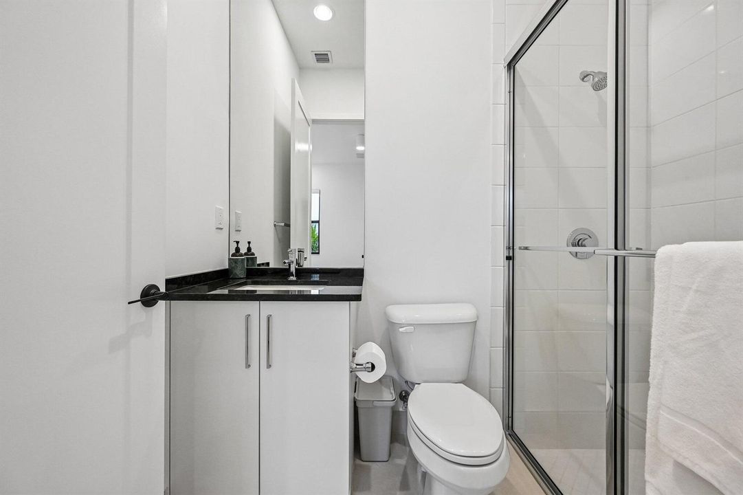 24-web-or-mls-Rainbow Falls Trl-S0207-02