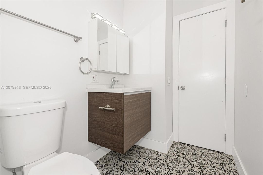 For Rent: $2,800 (2 beds, 2 baths, 1200 Square Feet)