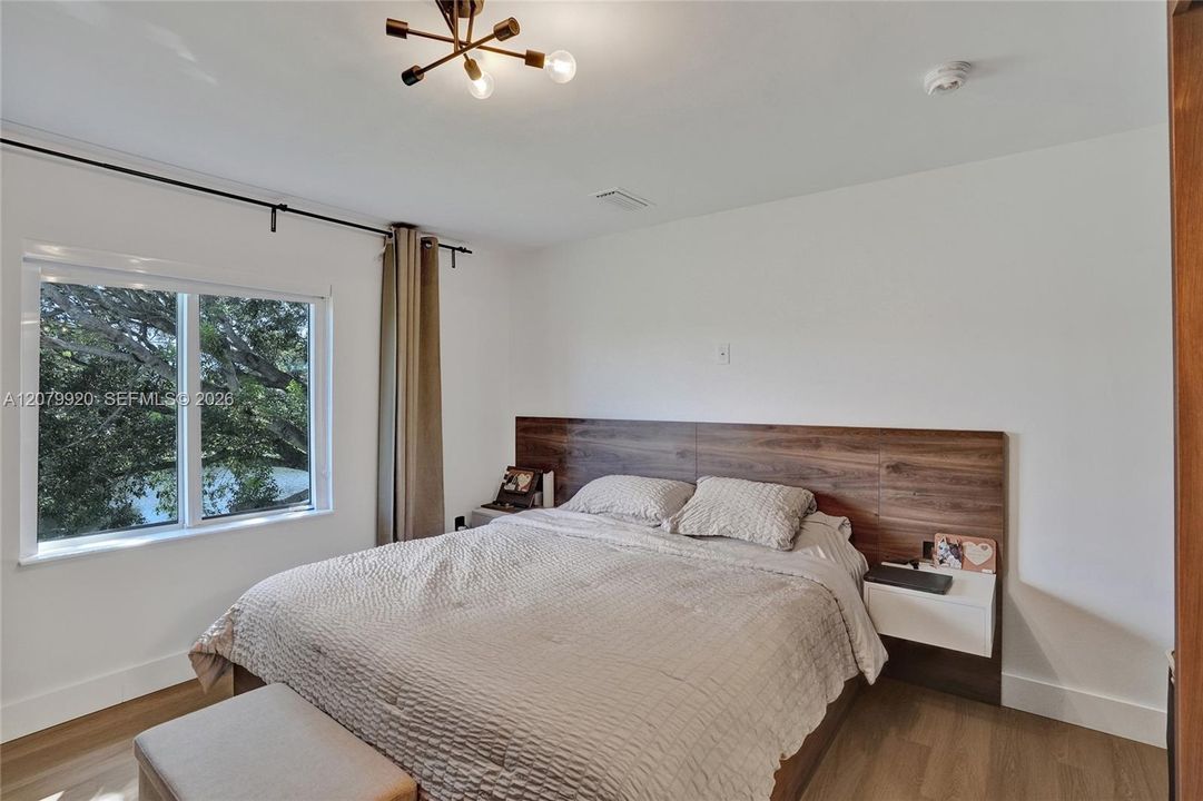 For Sale: $1,050,000 (4 beds, 3 baths, 2120 Square Feet)