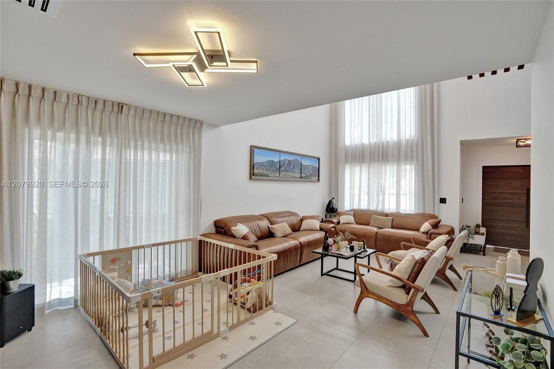 For Sale: $1,050,000 (4 beds, 3 baths, 2120 Square Feet)
