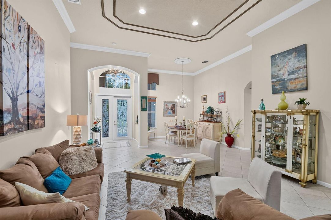Dining Foyer View