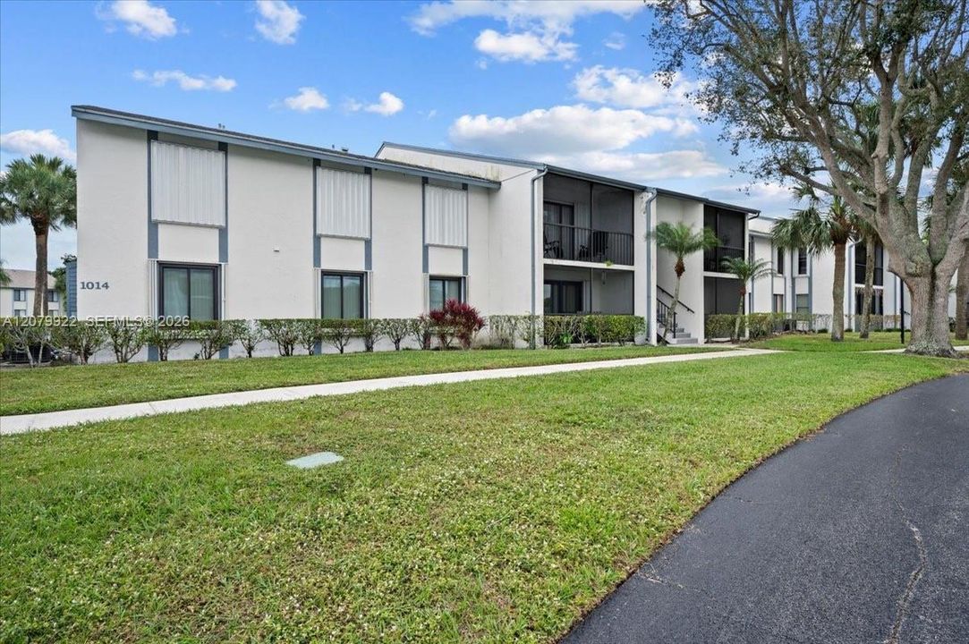 For Sale: $235,000 (3 beds, 2 baths, 1468 Square Feet)