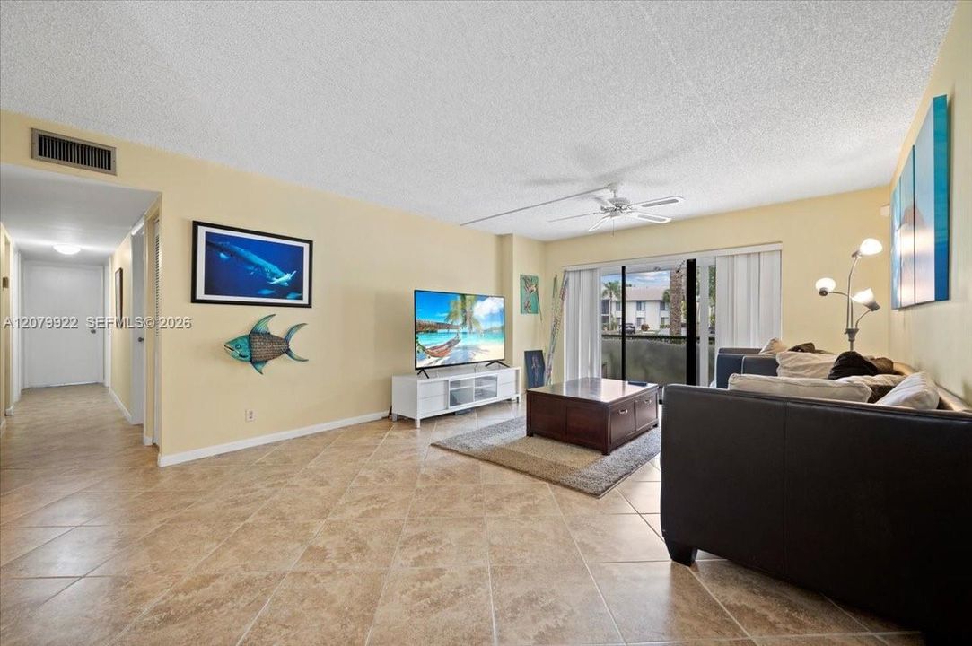 For Sale: $235,000 (3 beds, 2 baths, 1468 Square Feet)