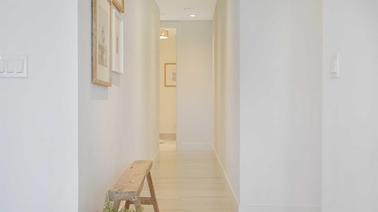 601 Boca Raton | Hallway