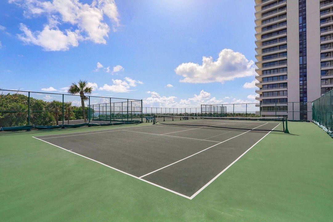 TENNIS