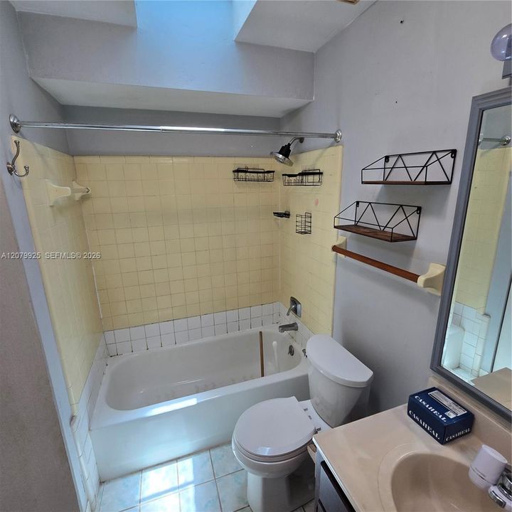 En Venta: $194,000 (3 camas, 2 baños, 1123 Pies cuadrados)