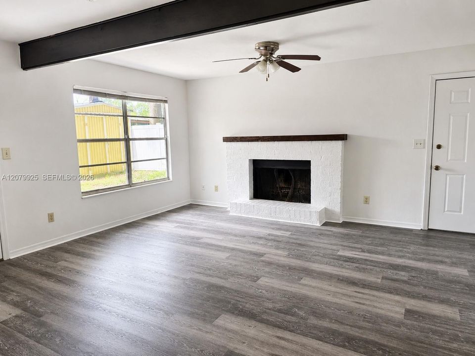 En Venta: $194,000 (3 camas, 2 baños, 1123 Pies cuadrados)