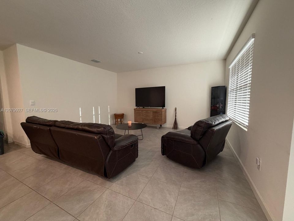 En Venta: $348,000 (3 camas, 2 baños, 0 Pies cuadrados)