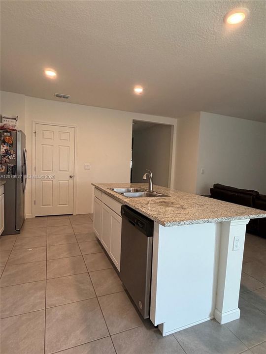 En Venta: $348,000 (3 camas, 2 baños, 0 Pies cuadrados)