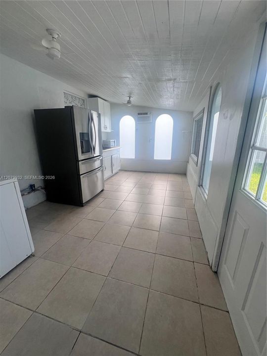 В аренду: $2,900 (4 спален, 2 ванн, 1240 Квадратных фут)
