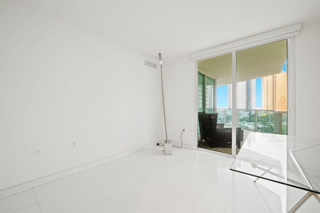 22-web-or-mls-200-sunny-isles-blvd-806